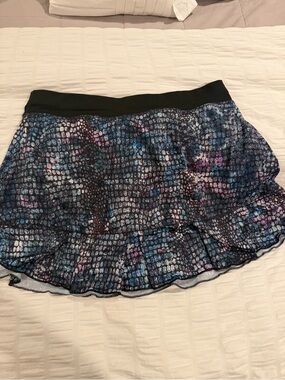 Sofibella tennis skirt. Black Waist Floral-Print Ruffled Skirt - Women